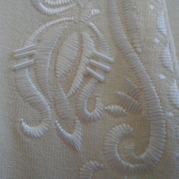 White House Black Market Sweater Cream Small - Picture 3 of 6